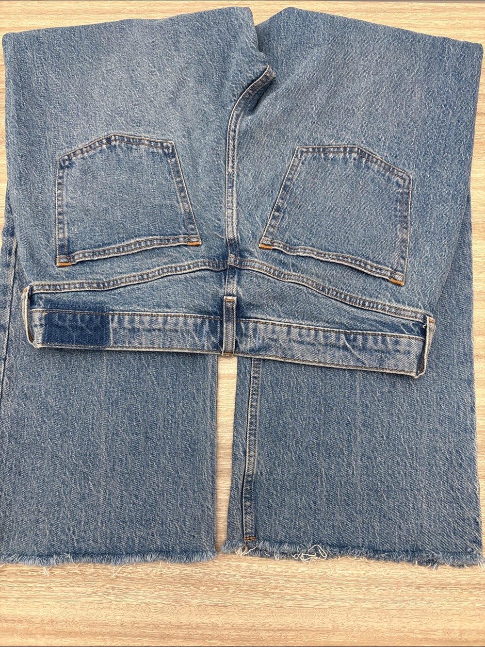 Abercrombie & Fitch The Baggy Low Rise Raw Hem Jeans Women Size 29 - Picture 7 of 7